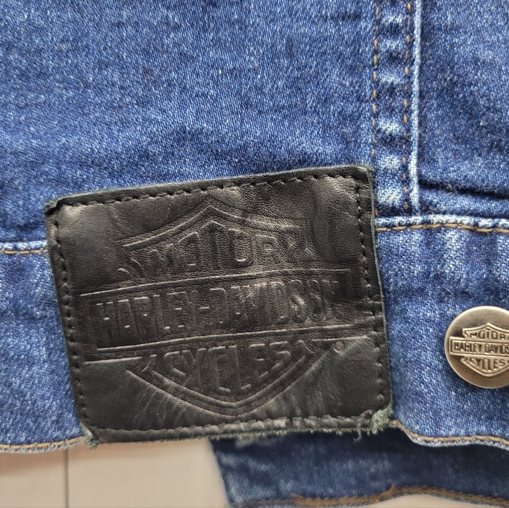 HARLEY-DAVIDSON Denim Vest Embroidered Wings Logo Moto Biker 2007 - Picture 6 of 8